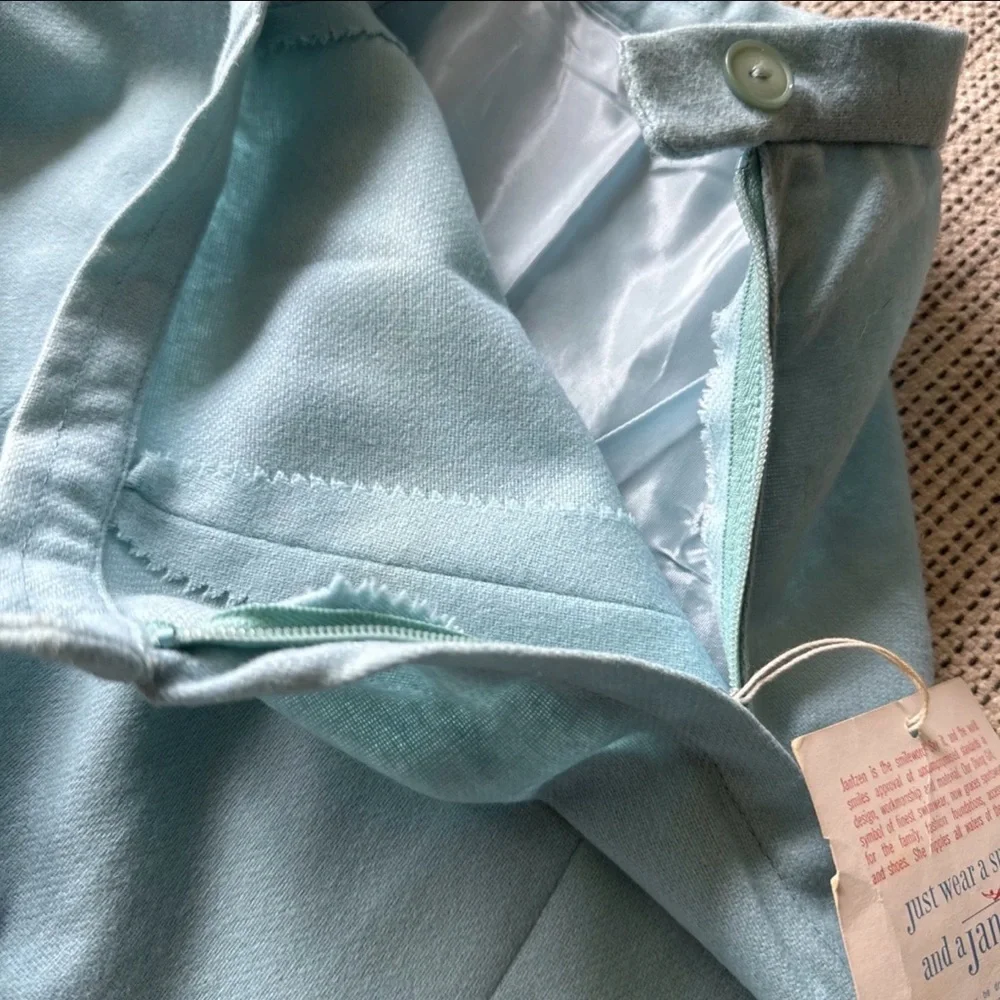VTG Size 10 NWT Woman’s Jantzen 100% Wool Light Blue Pleated Skirt 24in Waist